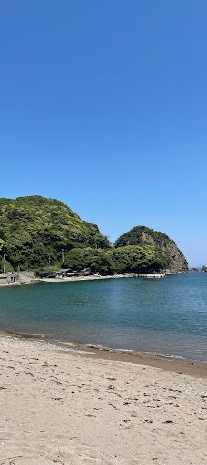Tomari Beach Parking Lot-伊根町