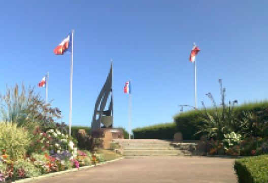 Ouistreham Beach景点图片