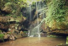 Routin Linn Waterfall景点图片