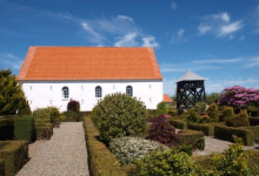 Asdal Church景点图片