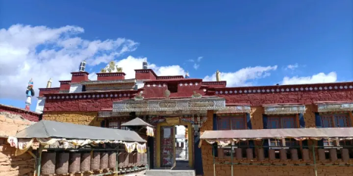 浪卡子縣張達鄉扎玉扎寺