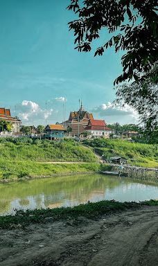 Damnak Pring Pagoda-Kaoh Soutin