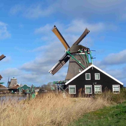 西班牙+法国+瑞士+德国+荷兰+比利时10日9晚跟团游