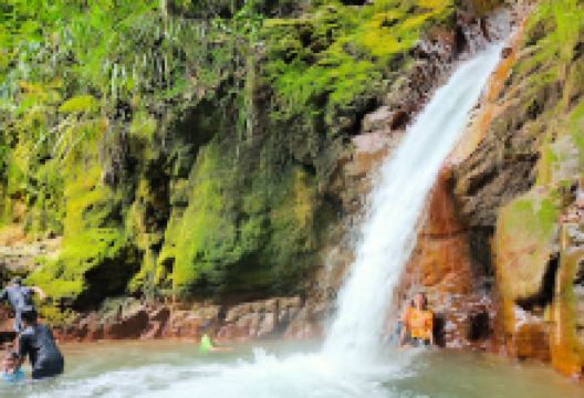 Golek Waterfall (Jonggol)景点图片