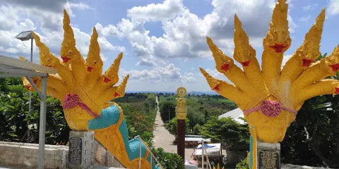 Wat Tham Phratat Khao Prang