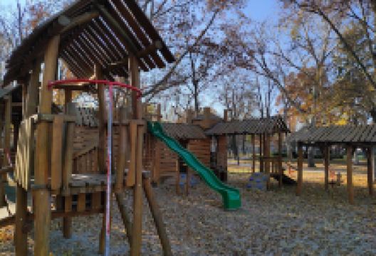 Children outdoor playground景点图片