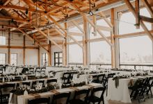 The Foxhole Biergarten景点图片
