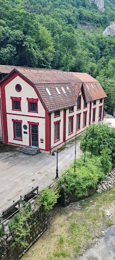 City Beach-乌日策