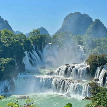 广西崇左+钦州+防城港+广旅海豚湾出海寻豚+十万大山布透温泉+德天瀑布+峒那屿湾景区+明仕田园6日5晚跟团游