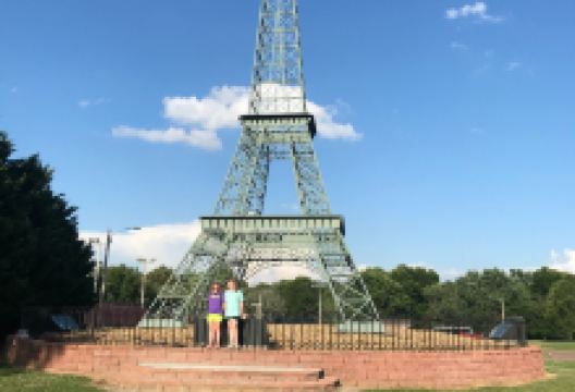 Eiffel Tower Park景点图片