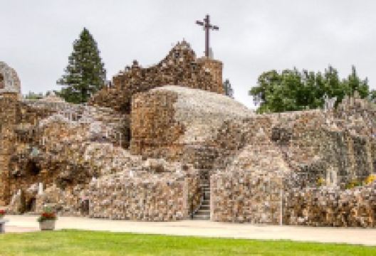 Shrine of the Grotto of the Redemption景点图片