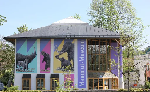 Südostbayerisches Naturkunde- und Mammut-Museum