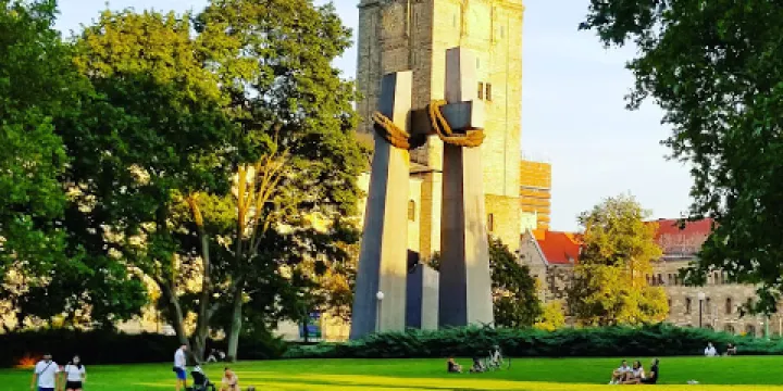 波茲南事件紀念碑