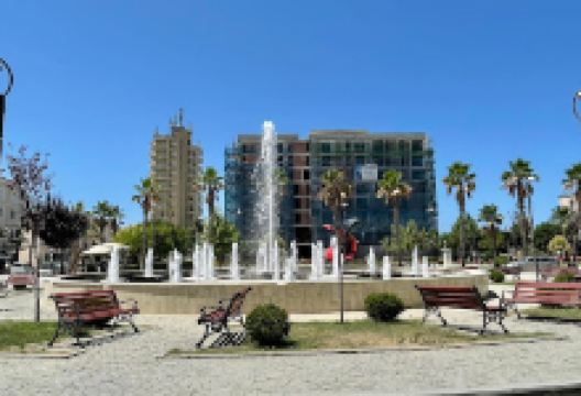 Sheshi Kavajë景点图片