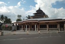 MASJID AL WUSTHA SERAWI景点图片