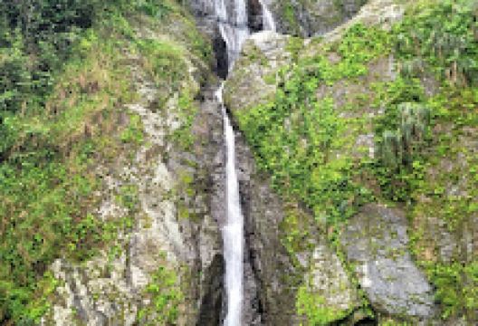 Sky Waterfall景点图片