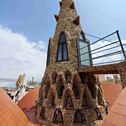 西班牙巴塞罗那+诺坎普球场+加泰罗尼亚国家艺术博物馆7日5晚拼小团