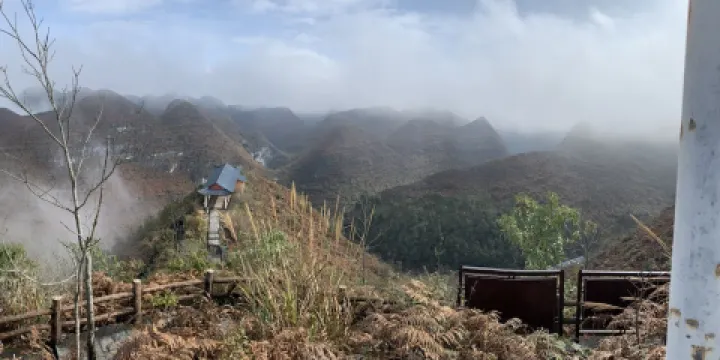 大石圍東峯極頂