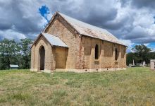 The historic St Peters church and graveyard Mutton Falls景点图片