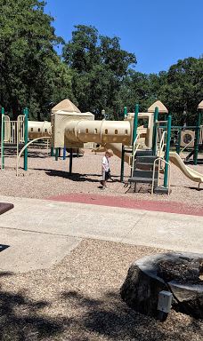 West City Park-矿泉井城