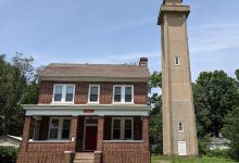 Marcus Hook Range Rear Light and Keeper's Quarters景点图片