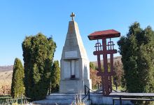 Monument Sărmăşel景点图片