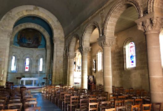 Saint Clotilde Church景点图片