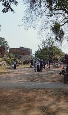 Lions Of Stone-敏贡