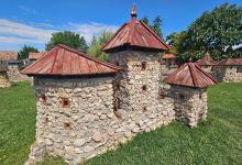 Castle Park, Open-air Museum, Wall of Saints Dinnyés景点图片