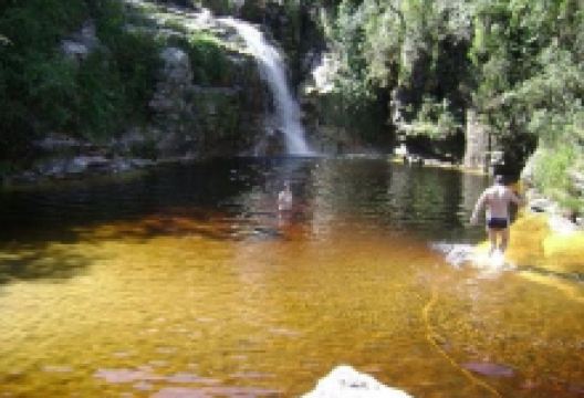 Macacos Waterfall景点图片