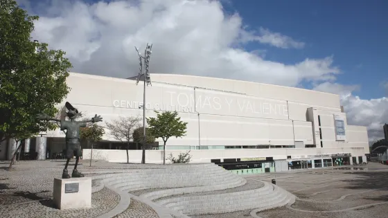 centro de arte tomas y valiente