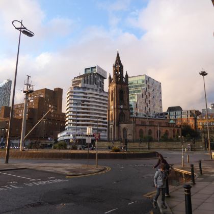 英国9日8晚拼小团