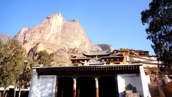 玉隆拉加寺