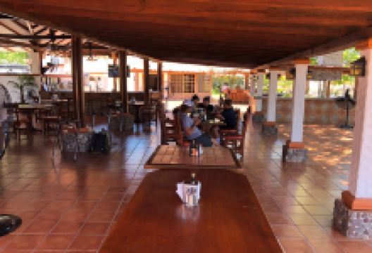 Lake El Salto景点图片