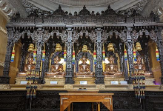 Trikaal Chaubisi Digambar Jain Mandir Nemawar (M.P)景点图片