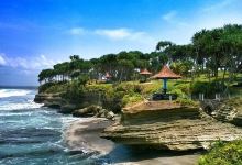 Batu Hiu Beach景点图片