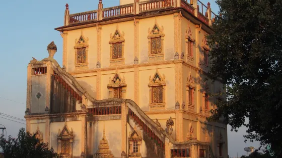 Wat Klang Ming Mueang