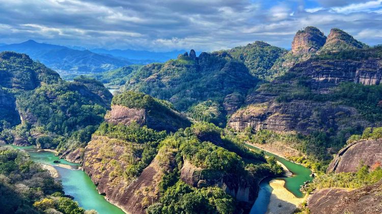 5-Day Xiamen + Gulangyu Island + Fujian Tulou + Wuyi Mountain