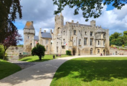 Chateau de Creully景点图片