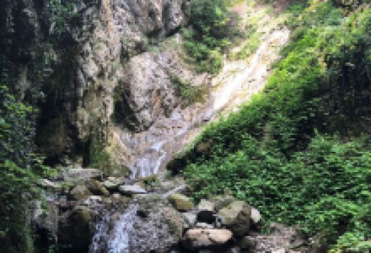 Yeddi Gozel Waterfall景点图片