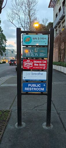 Healdsburg Plaza-希尔兹堡