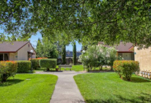 Cloverdale Garden Apartments景点图片