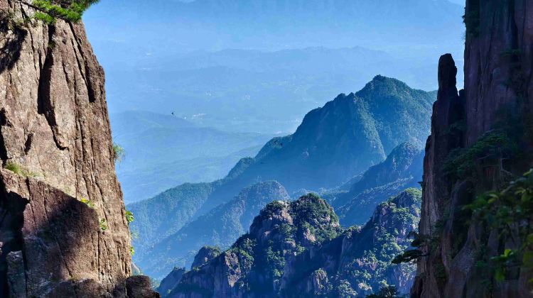 4-Day Huangshan Scenic Area + Hongcun Village + Wuyuan Huangling