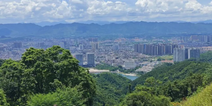 竹篙嶺頂瞭望亭