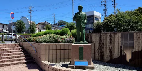 江戸川亂歩像
