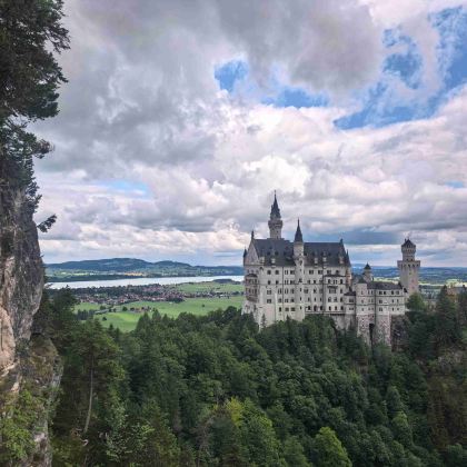 德国慕尼黑+新天鹅堡+高天鹅堡+宁芬堡宫6日5晚私家团