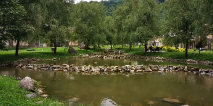 金熊貓避暑山莊