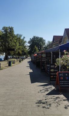 Heart of Balaton statue-佐马尔迪