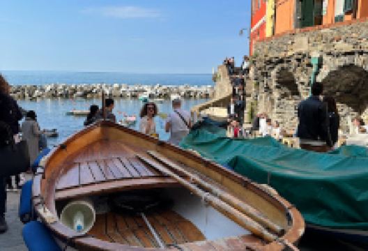 Get Away Boat Tour景点图片
