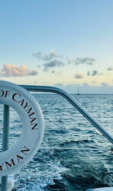 Red Sail Sports - Safehaven Marina-乔治市